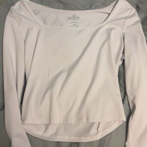 - hollister square neck white longsleve